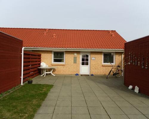 Rækkehus I Tversted Med Egen Terrasse Og Skur