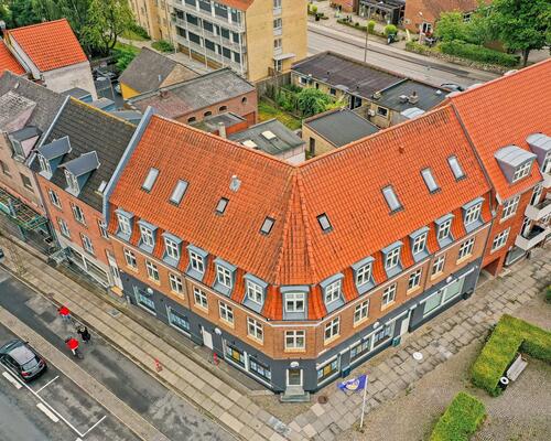 Skøn 4-værelses lejlighed i Viby