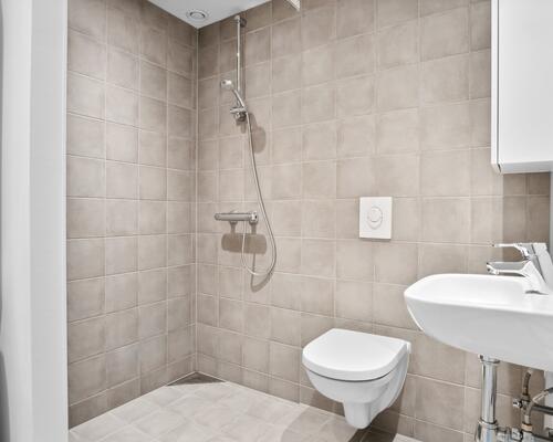 Delevenlig for tre personer - 3 km til UNI