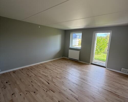 Ny renoveret 2 værelses stue bolig