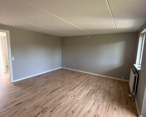 Ny renoveret 2 værelses stue bolig