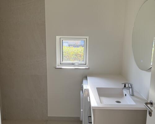 Ny renoveret 2 værelses stue bolig