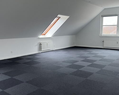 Stor 3 vær. lejebolig på 141 m2 med stort åbent køkken-alrum