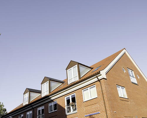 God stor 2 vær. lejebolig på 85 m2. oven på Ølby Centeret