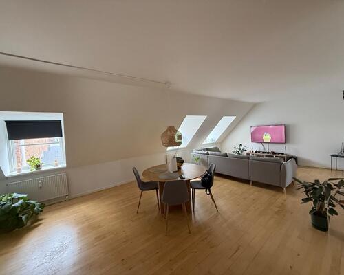 Lækker 3 værelses lejlighed i centrum