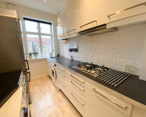 Hyggelig 2 værelses lejlighed med udsigt til østre anlæg