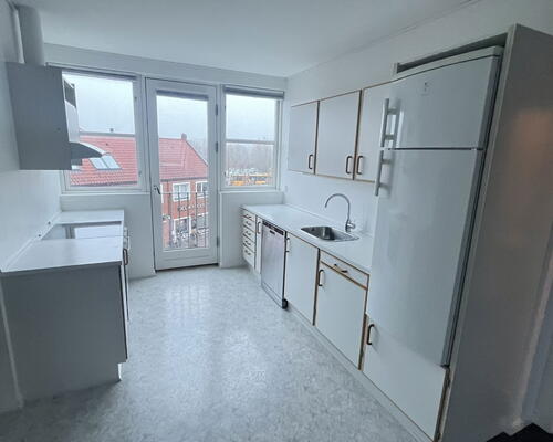 Stor 3 vær. lejebolig på 141 m2 med stort åbent køkken-alrum