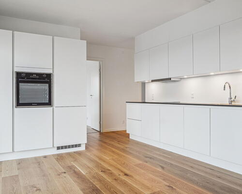 God og rummelig 4-værelses bolig med altan, gulvarme og moderne materialevalg - Ingen bindingsperiode!