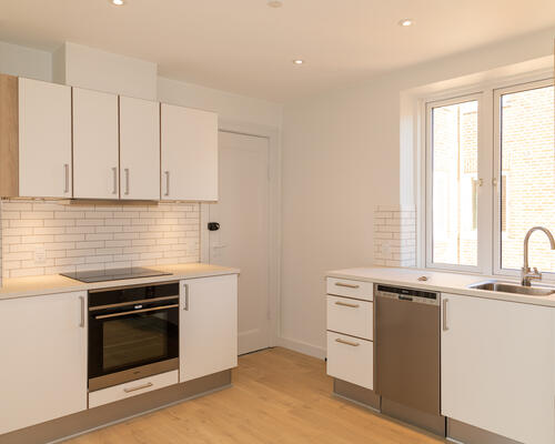 Lys 3-værelses lejlighed i Aalborg med nærhed til park og indkøb