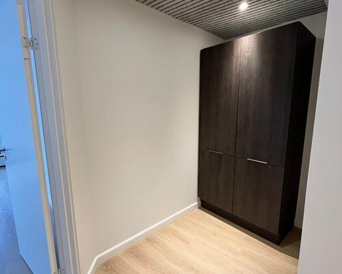 Nyrenoveret 4-værelses lejlighed med altan i Odense City