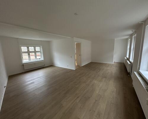 Nyistandsat 4 vær. i midtbyen.