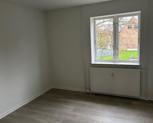 Dejlig lys lejlighed på 1. sal i stille kvarter