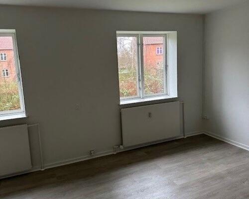 Dejlig lys lejlighed på 1. sal i stille kvarter