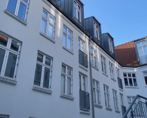 Skøn møbleret penthouse uden bopælspligt