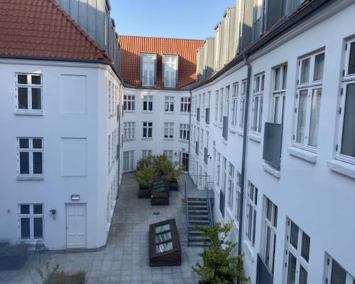 Skøn møbleret penthouse uden bopælspligt