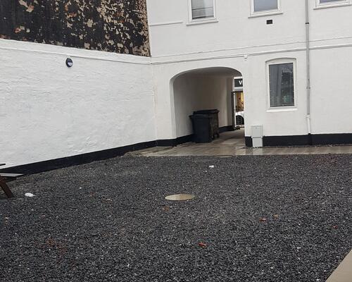 Flot fritliggende 4. værelses rækkehus i Vejle.