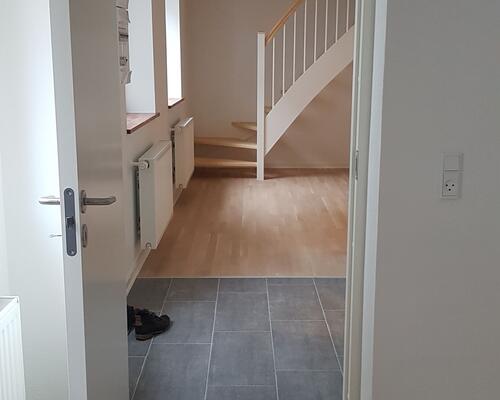 Flot fritliggende 4. værelses rækkehus i Vejle.