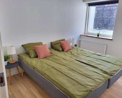 Flot fritliggende 4. værelses rækkehus i Vejle.