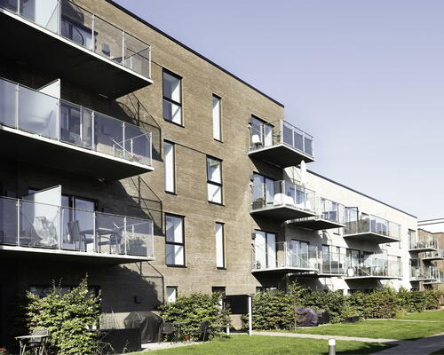 Egedal stationsby - Skøn moderne lejebolig med altan