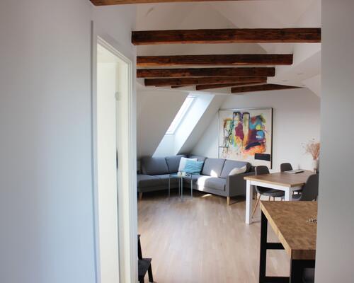 Flot penthouselejlighed med altan, nær Vejle Midtpunkt.