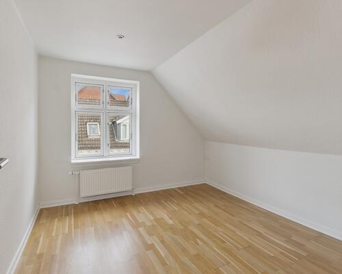 6-værelses lejlighed med plads til hele familien!