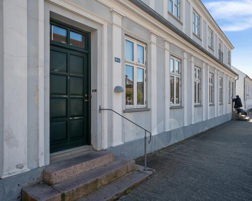 6-værelses lejlighed med plads til hele familien!