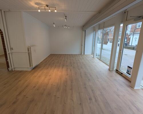 Butik til leje i Grindsted Centrum. 82m2 + 82m2 kl