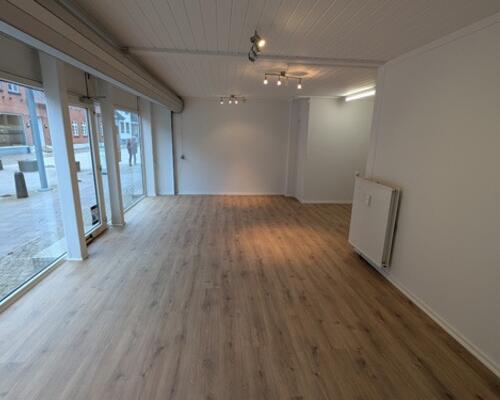 Butik til leje i Grindsted Centrum. 82m2 + 82m2 kl