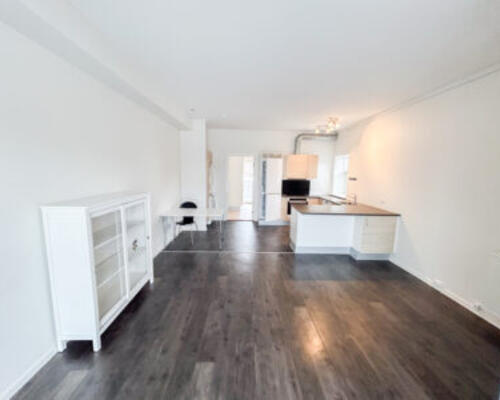 Lys og rummelig lejlighed med central beliggenhed i Nørager