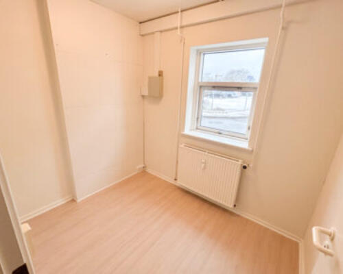 Lys og rummelig lejlighed med central beliggenhed i Nørager