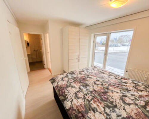 Lys og rummelig lejlighed med central beliggenhed i Nørager