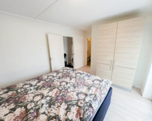 Lys og rummelig lejlighed med central beliggenhed i Nørager