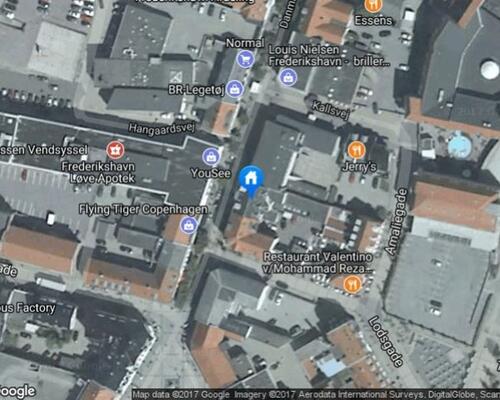 Flot 96 m2 stor lejlighed midt i gågaden.