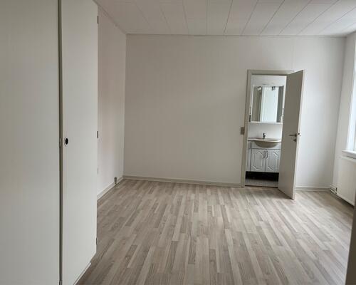 Flot 96 m2 stor lejlighed midt i gågaden.