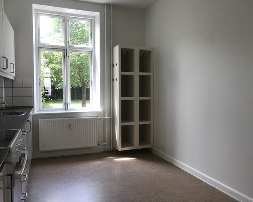 Centralt beliggende lejlighed i flot ældre ejendom