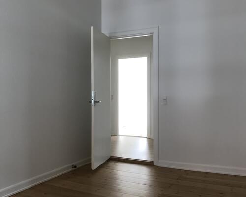 Centralt beliggende lejlighed i flot ældre ejendom