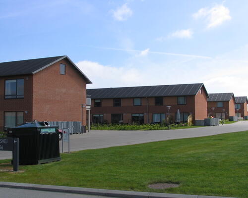 Gratis P-pladser - roligt område i grønne omgivelser - lejlighed i 2 plan