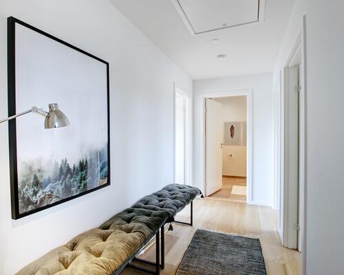 Halvt dobbelthus med skøn have