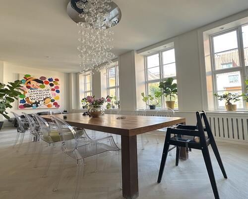 Unik lejlighed med stor privat terrasse, i hjertet af København