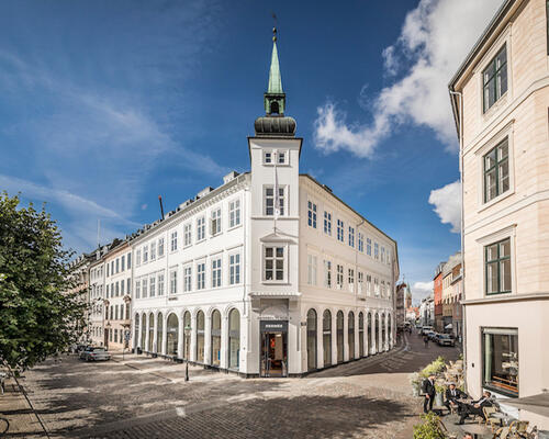 Unik lejlighed med stor privat terrasse, i hjertet af København