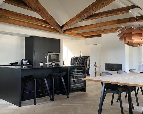 Lækker taglejlighed i hjertet af København