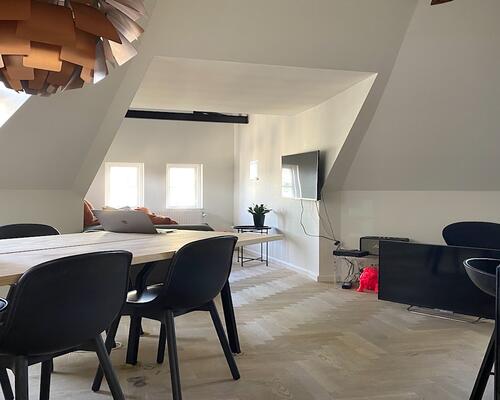 Lækker taglejlighed i hjertet af København