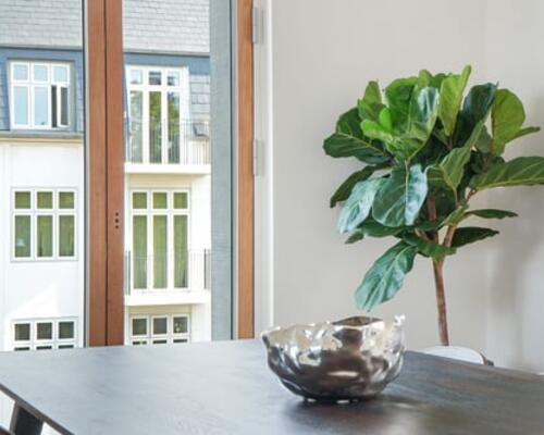 Stuelejlighed med privat terrasse