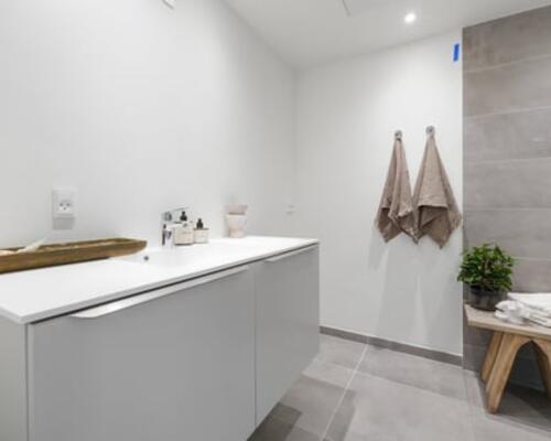 Stuelejlighed med privat terrasse