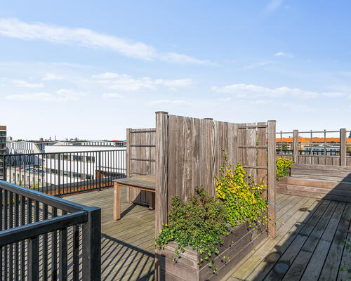 Utrolig flot stor 2 værelses lejlighed på 76 m² beliggende i flot nyere ejendom.