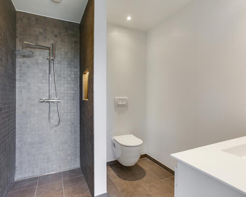 Utrolig flot stor 2 værelses lejlighed på 76 m² beliggende i flot nyere ejendom.