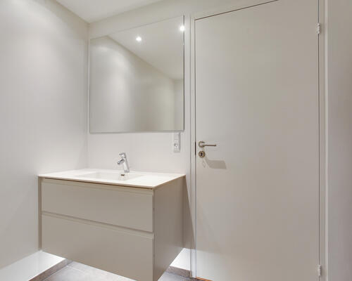 Utrolig flot stor 2 værelses lejlighed på 76 m² beliggende i flot nyere ejendom.