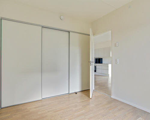 Utrolig flot stor 2 værelses lejlighed på 76 m² beliggende i flot nyere ejendom.