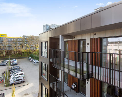 Utrolig flot stor 2 værelses lejlighed på 76 m² beliggende i flot nyere ejendom.