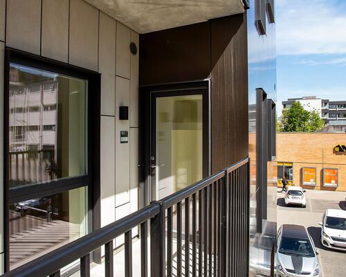 Utrolig flot stor 2 værelses lejlighed på 76 m² beliggende i flot nyere ejendom.